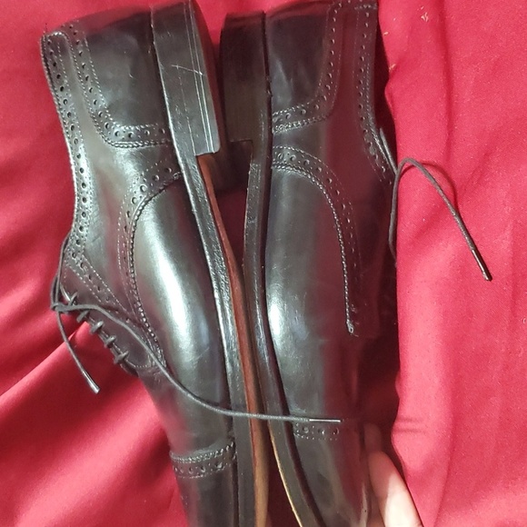 Allen edmonds Sanford black leather perforated cap toe oxfords - Picture 5 of 9